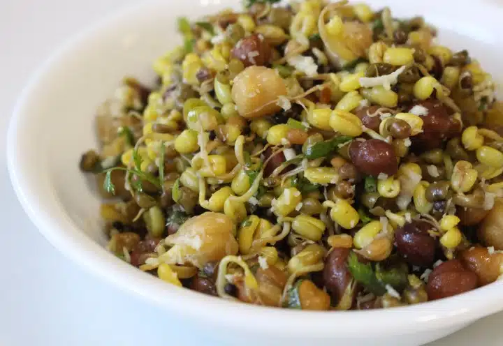 Mixed Sprouts Sundal (Variety Payaru Sundal)