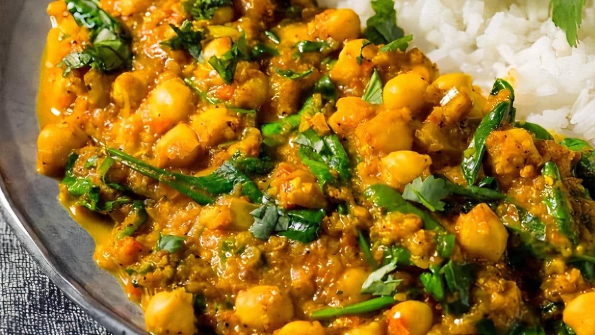 Chickpeas and Spinach Curry