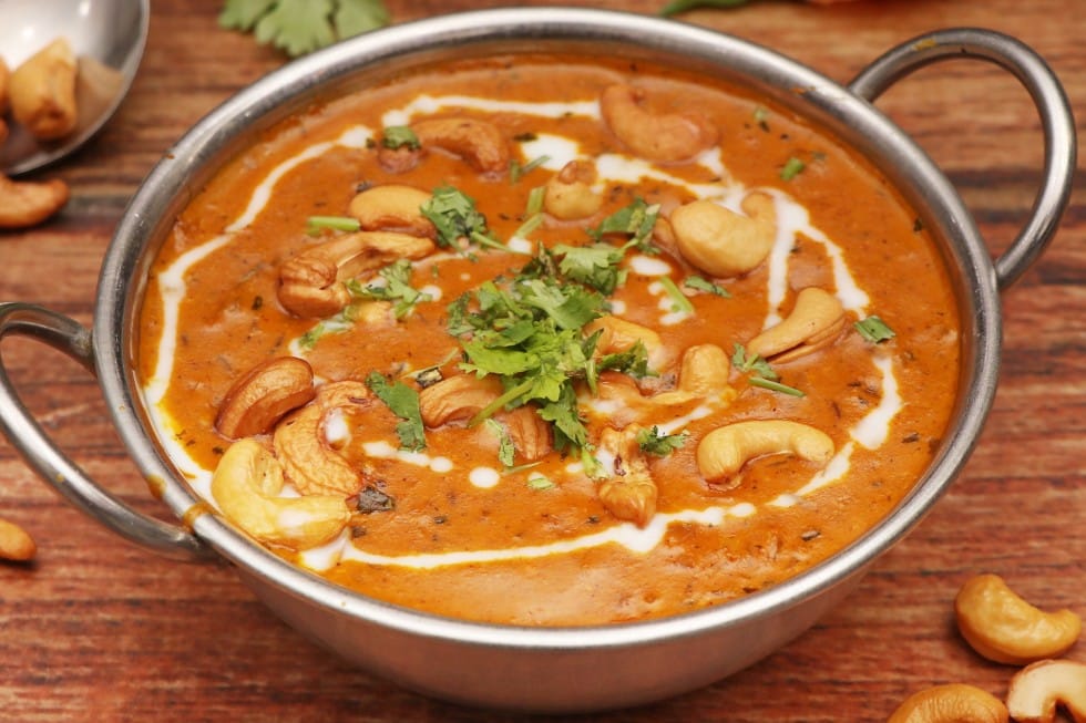 Chicken Curry with Cashewnuts and Curd