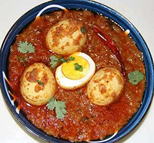 Tomato Curry with Hard-Boiled Eggs