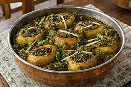 Jannat-e-numa (Stuffed Potatoes in Spinach Sauce)