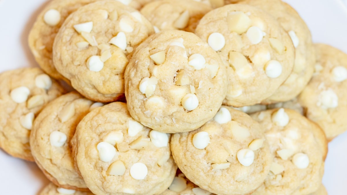 White Chocolate Chip Macadamia Nut Cookies