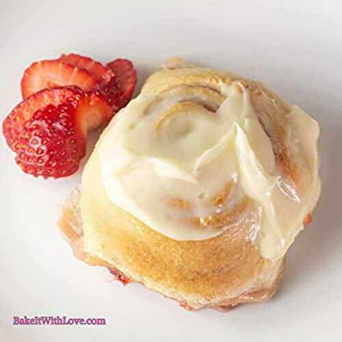 Easy Strawberry Cheesecake Sweet Rolls