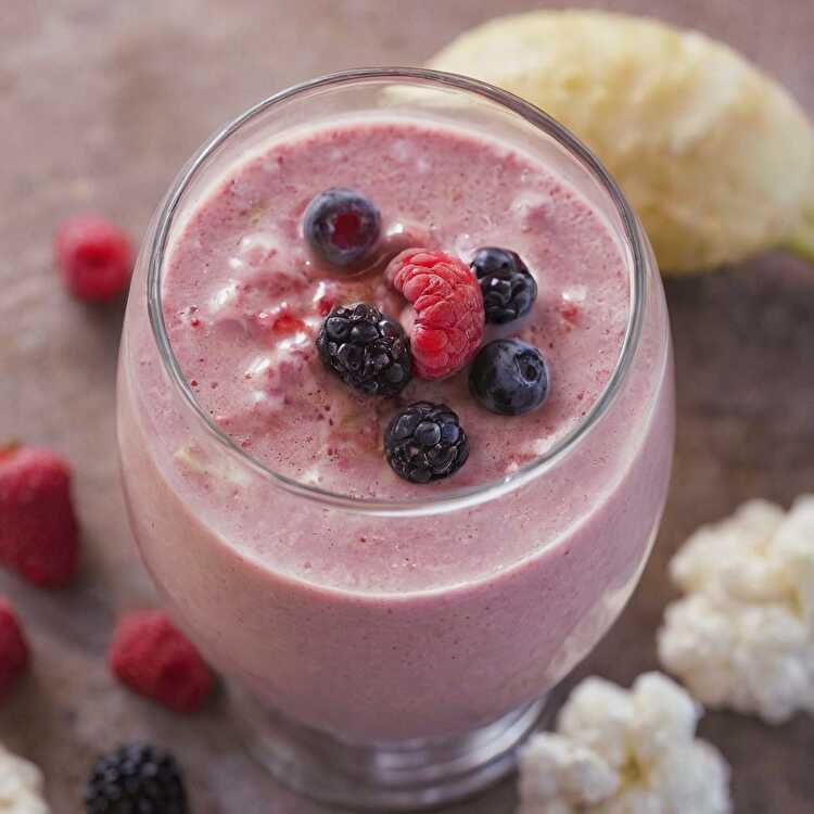 Cauliflower and Mixed Berries Smoothie