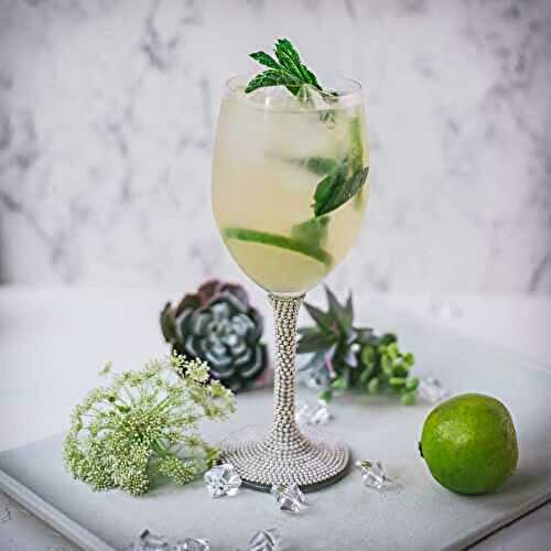 Refreshing Hugo Cocktail with White Wine