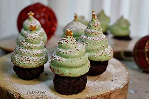 Δεντράκια με μαρέγκα και βάση μπράουνι / Meringue Trees With A Brownie Base