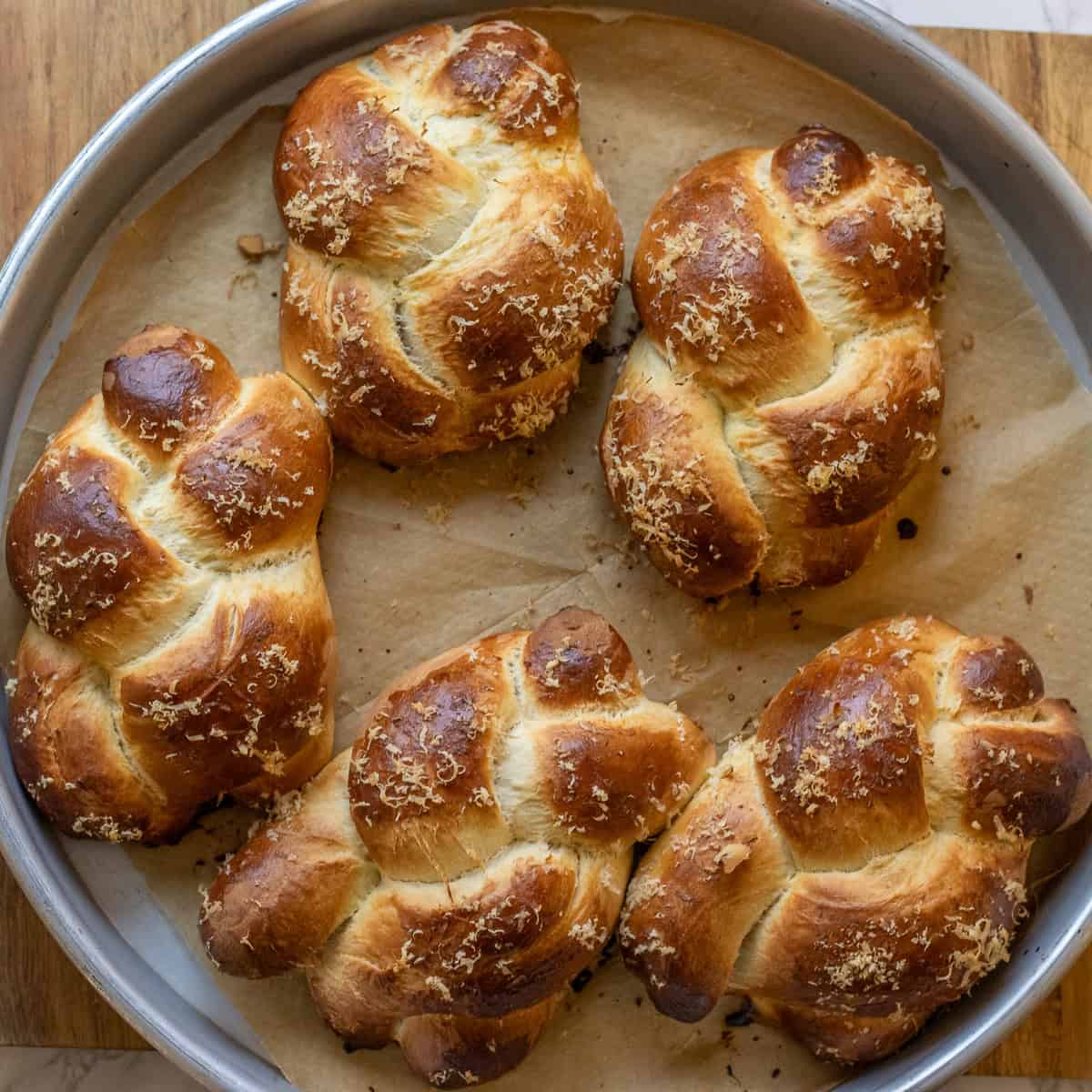 Paskalya Çöreği (Tsoureki) - Easter Bread