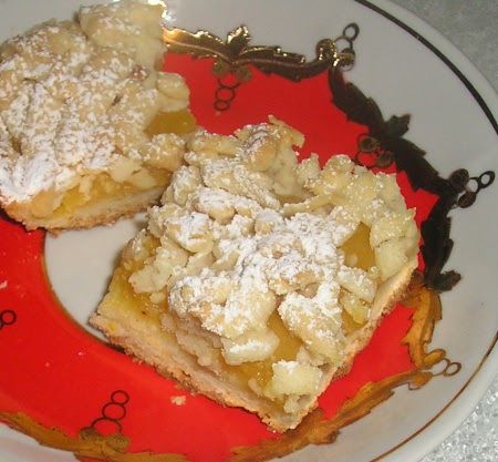 Scrumptous Streusel Bars with Orange Curd (Eggless)