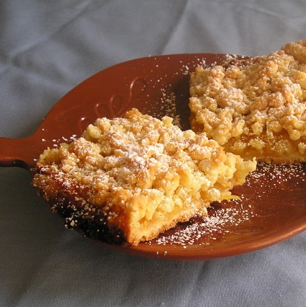 Thin Apple Crumb Bars with Apricot Jam