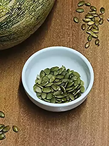 Pumpkin Seeds in Hindi (कद्दू के बीज) - Benefits, Price & How to Eat (Kaddu ke Beej ke Fayde)