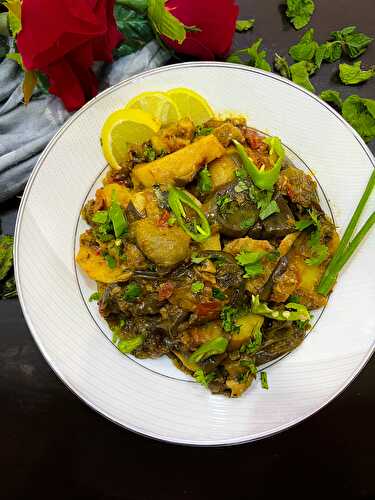 Potato and Eggplant curry (Aloo Baingan Sabzi)