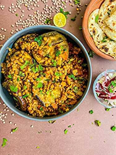 Aubergine and lentil curry