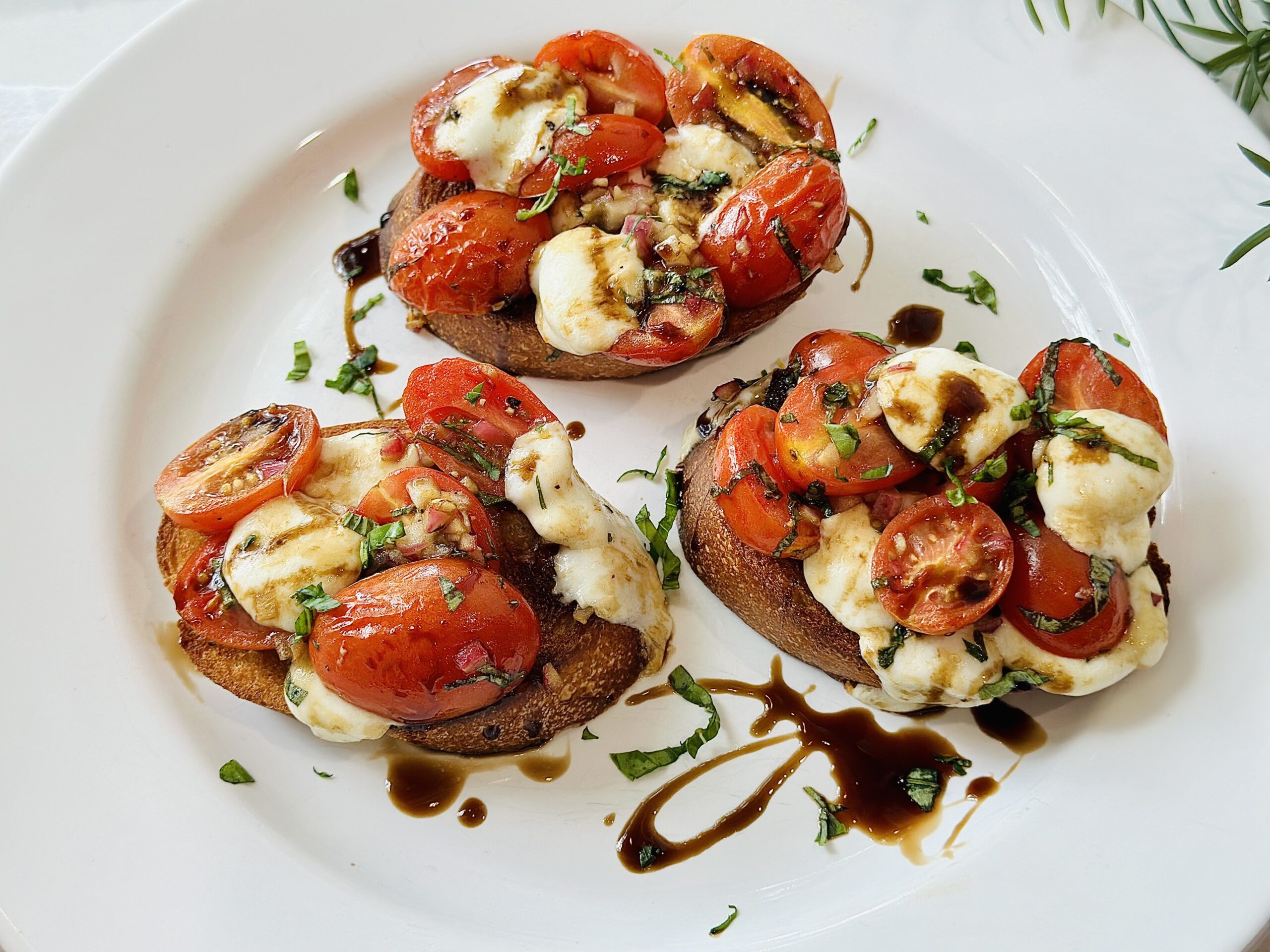 Tomato and Mozzarella Bruschetta with Balsamic Drizzle