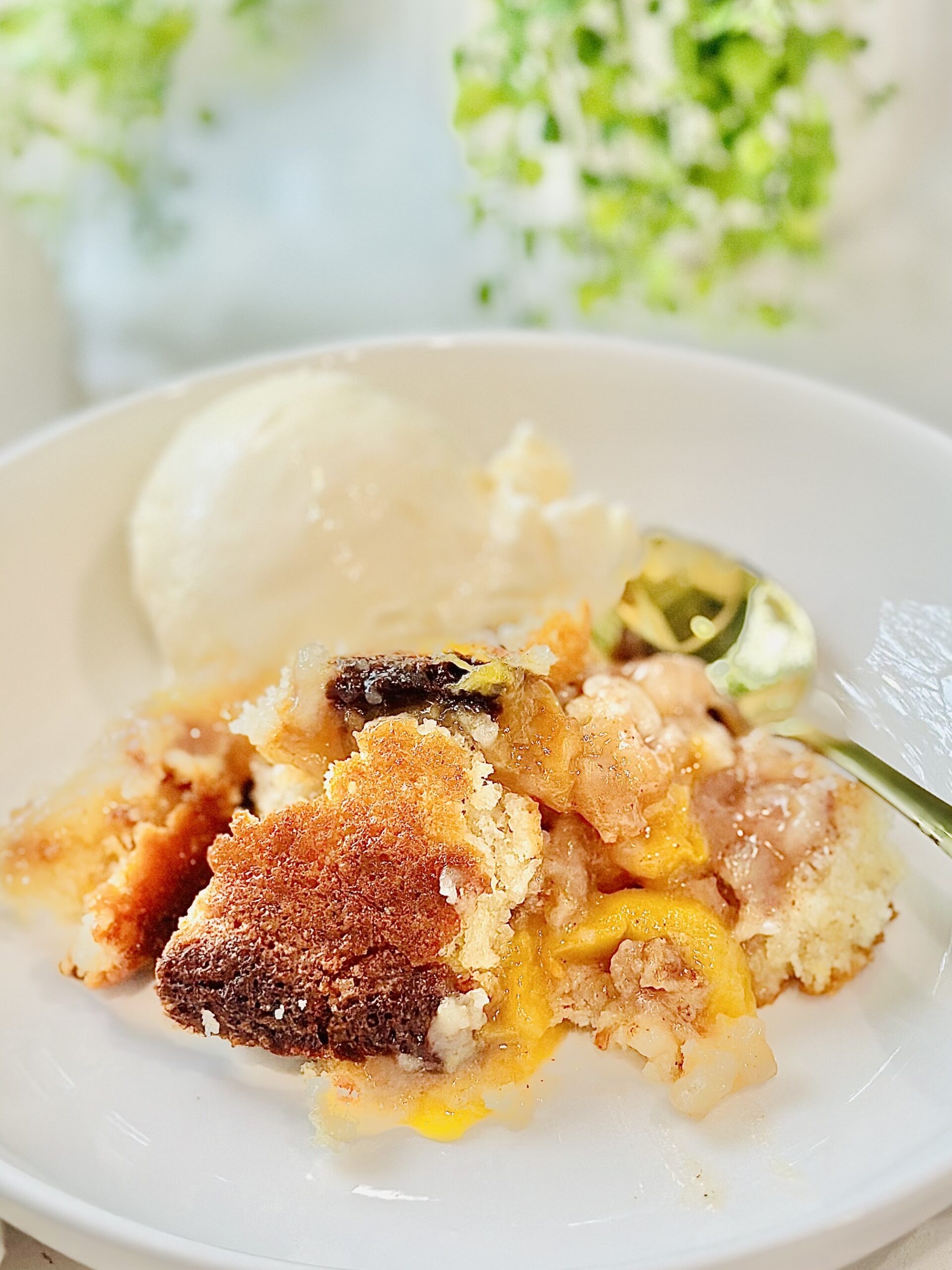 Easy Southern Peach Cobbler with Fresh Peaches