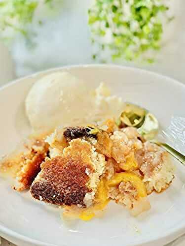 Easy Southern Peach Cobbler with Fresh Peaches