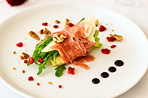 Prosciutto-Wrapped Pear Salad