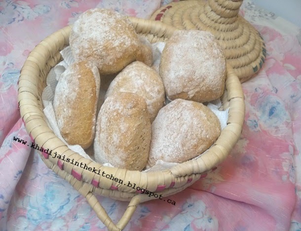 PAIN À LA FARINE DE BLÉ COMPLET / WHOLE WHEAT BREAD / PAN DE HARINA INTEGRAL / خبز دقيق القمح الكامل