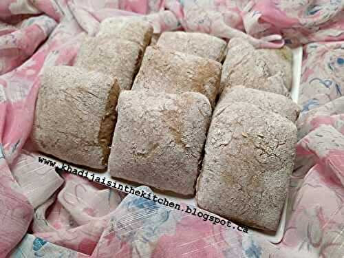 PAIN À LA FARINE DE BLÉ COMPLET/ WHOLE WHEAT BREAD / PAN DE HARINA INTEGRAL / خبز دقيق القمح الكامل