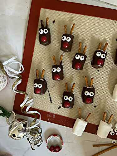 Chocolate Dipped Marshmallow Reindeer