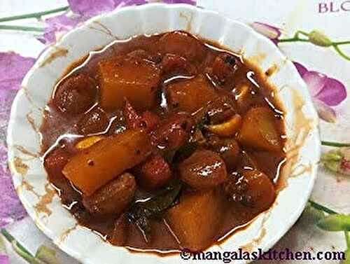 Urulai kilangu Kaarakuzhambu | Spicy South Indian Potato Kaarakuzhambu | Lunch Recipe