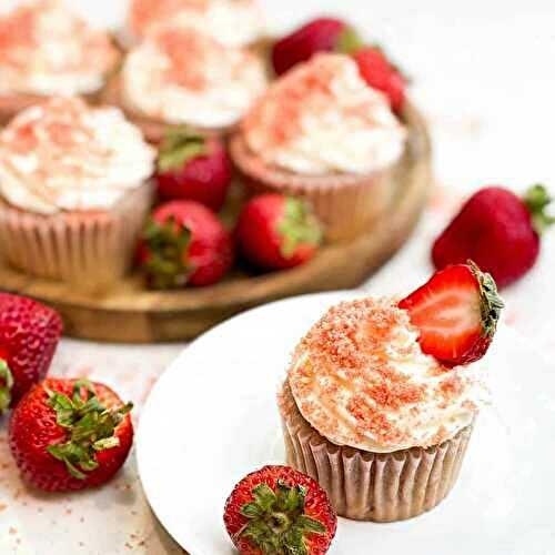 Strawberry Crunch Cupcakes