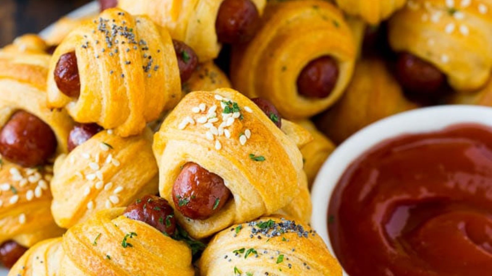 22 Festive Appetizer Recipes to Satisfy Your Guests