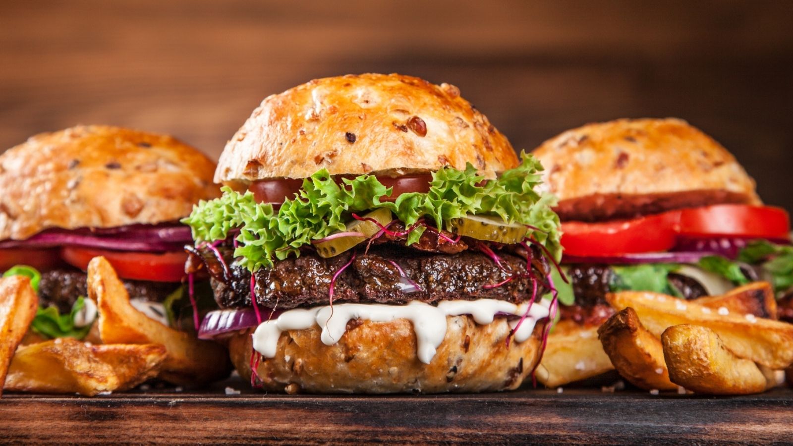 15 Ingredients You Should NEVER Put In Your Burger