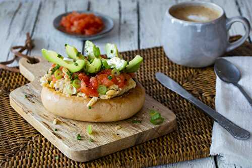 Sandwich with egg, tomato and avocado, the ideal brunch