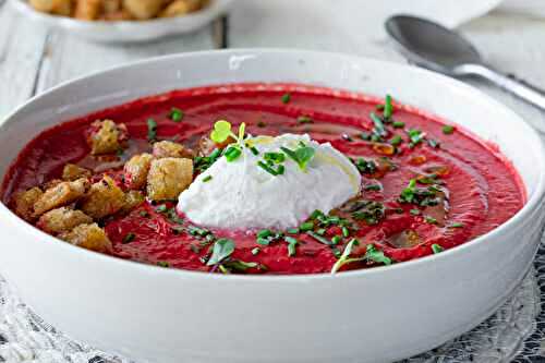 Cold beetroot soup with ricotta