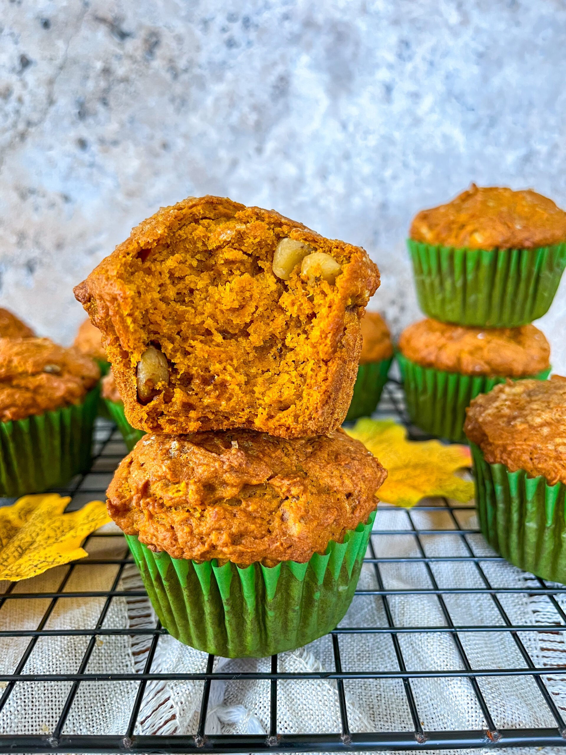 BEST Easy Pumpkin Muffins