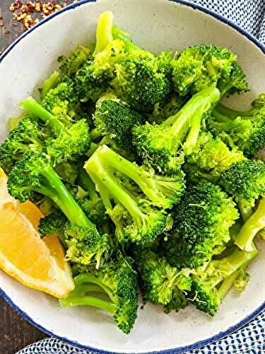 How to Steam Broccoli (Perfect Every Time!)