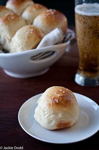 Hefeweizen Honey Rolls - The Beeroness