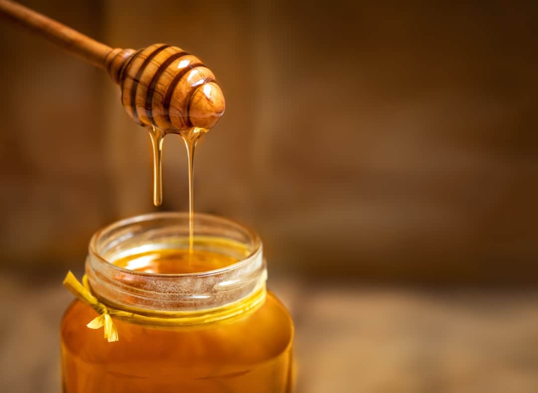 5 Health Benefits of Honey + 3 Tips and Hacks