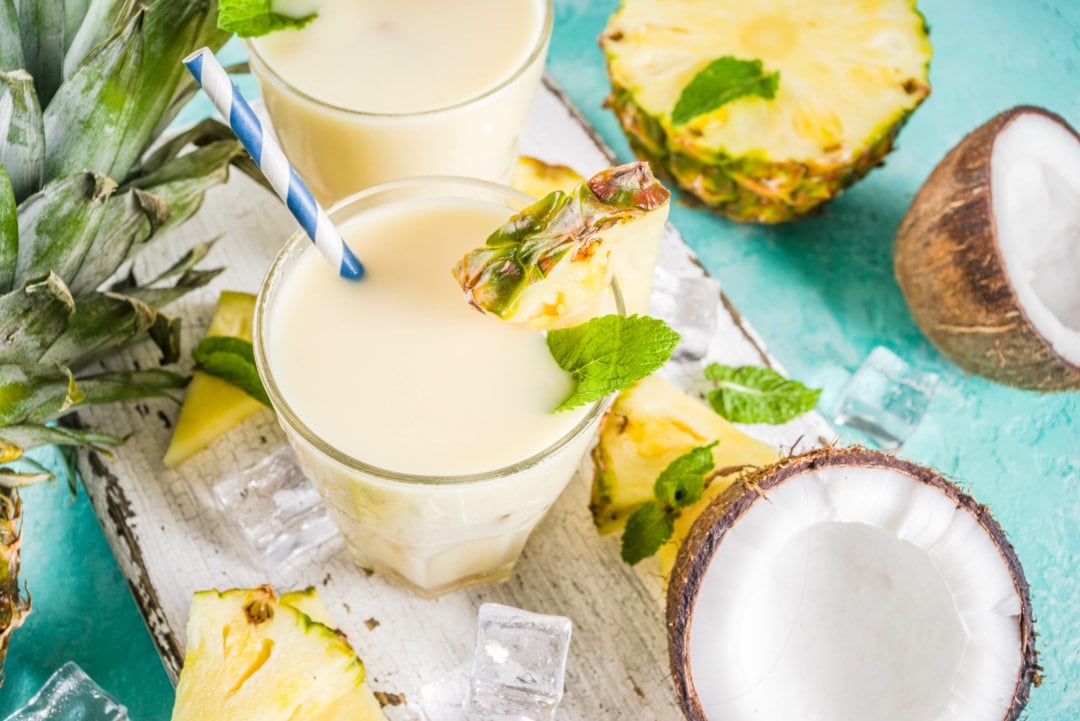 Piña Colada: 3 Variations & 3 Similar Cocktails (+ Recipe)