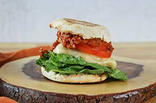 Grilled Chicken Sandwich With Roasted Red Peppers Spread