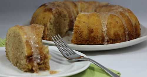 Snickerdoodle Bundt Cake / #BundtBakers