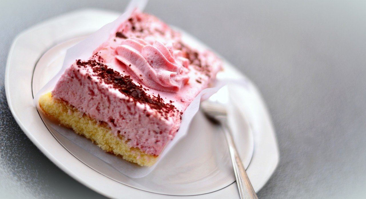 Strawberry Cream Cake