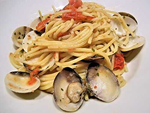 Spaghetti with Clams and Tomatoes