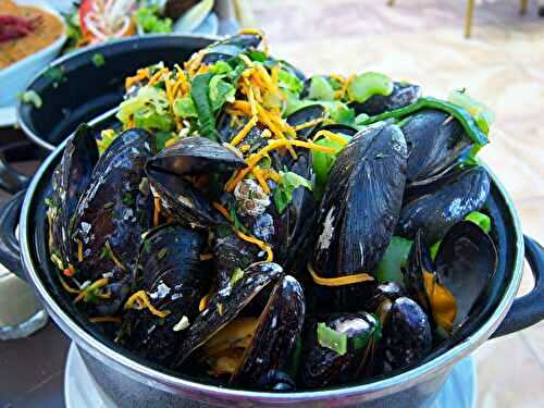 Steamed Mussels with Cheese