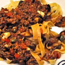 Tagliatelle with Mediterranean Meat Sauce