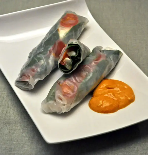 How to prepare fresh, crunchy spring rolls at home?