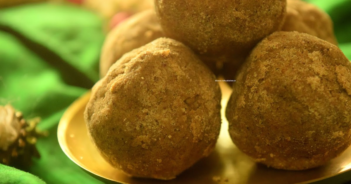 Green Gram Dal Urundai / Green Gram Dal ladoo / பாசிப்பயறு உருண்டை 