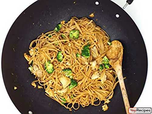 Chicken and Broccoli Noodles in Garlic Sauce