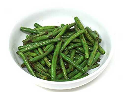 Easy Skillet Garlic Green Beans